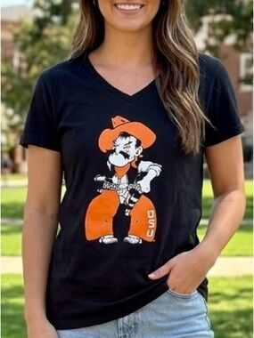 Oklahoma State OSU Cowboys Pistol Pete 100% Cotton V-Neck Graphic Tee Women’s M